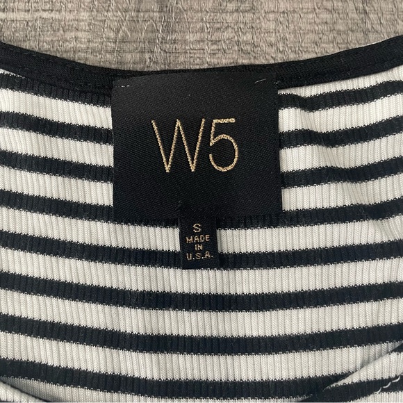 W5 butter soft peekaboo shoulder tee - Picture 5 of 5